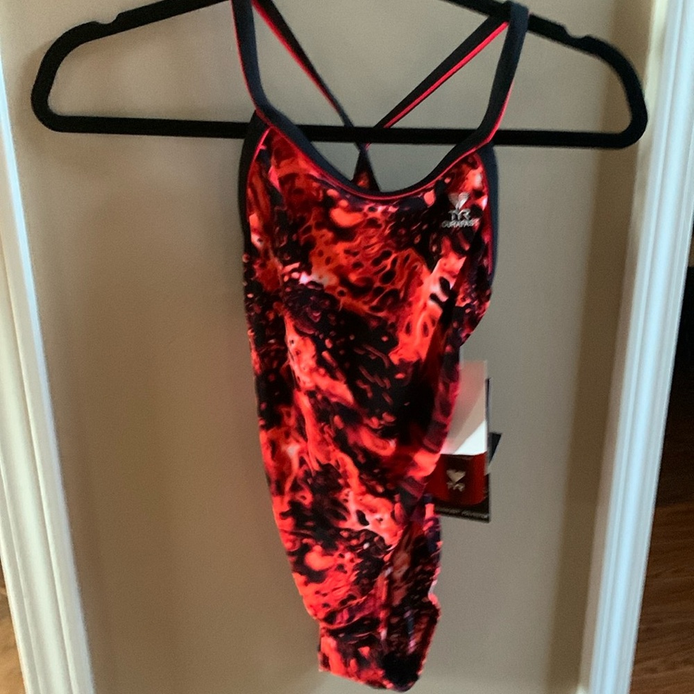 TYR Durafast Universe D Back. Women One Piece Red 610 Swimsuit 32 XS